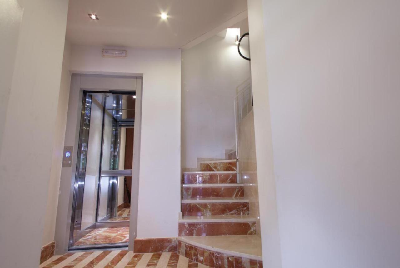Apartamento Puerta Del Arenal - Kainga Homes เซบีญา ภายนอก รูปภาพ